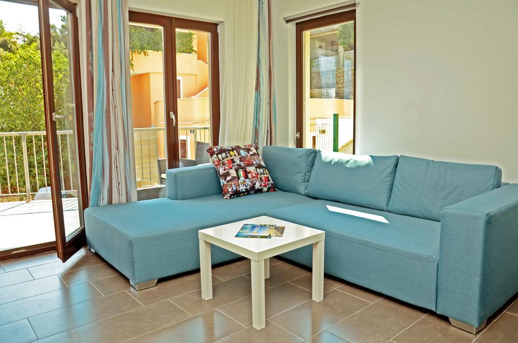 Lozna Residence Postira Kültér fotó