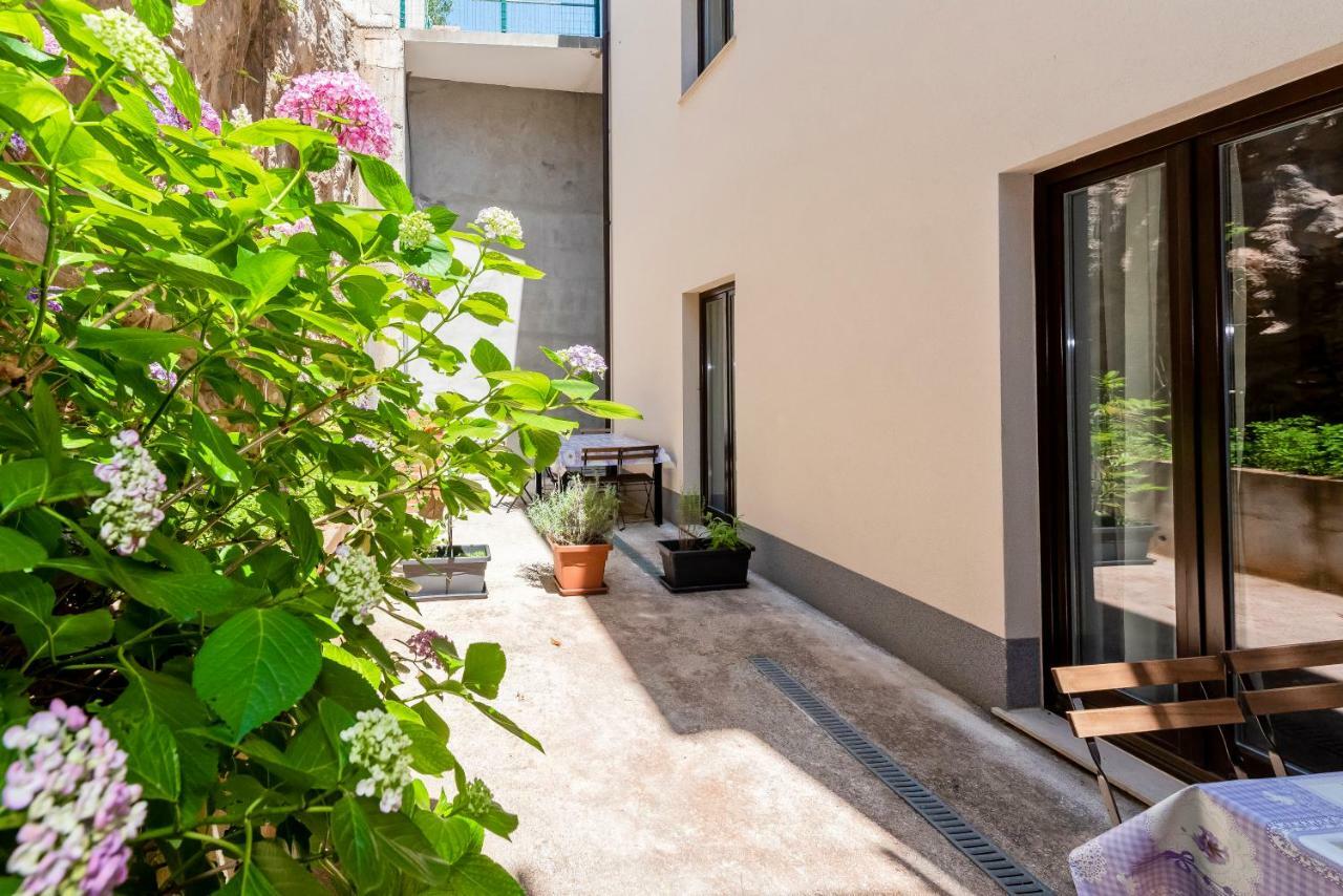 Lozna Residence Postira Kültér fotó