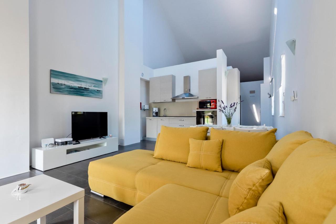 Lozna Residence Postira Kültér fotó